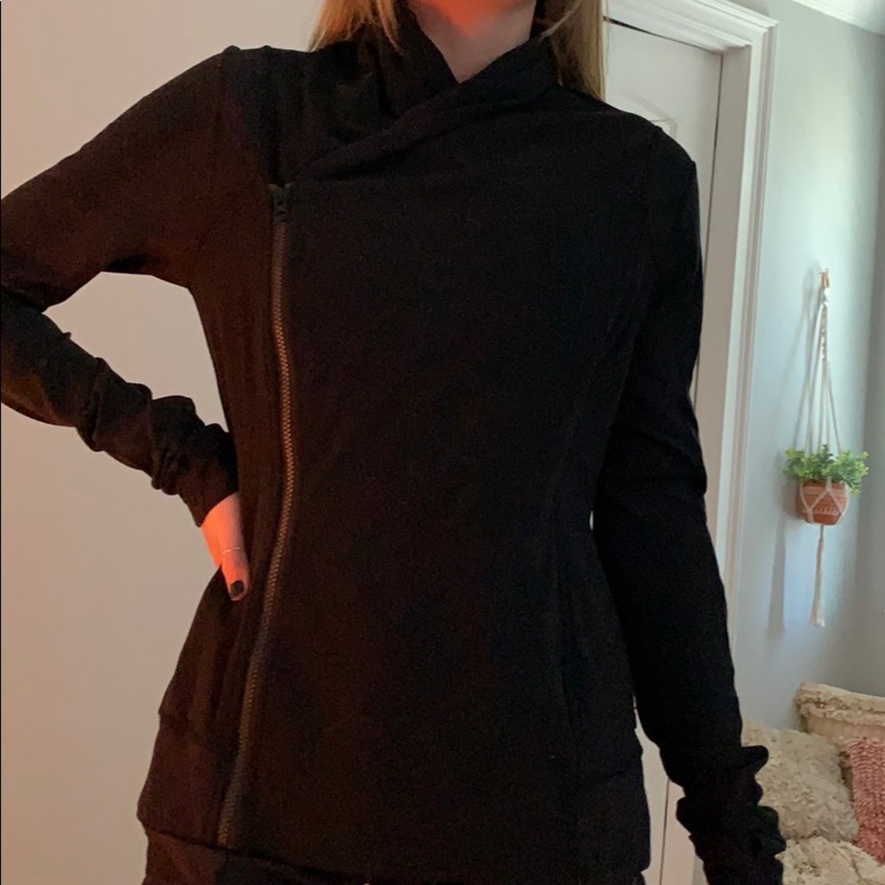 lululemon jacket - Picture 2 of 4
